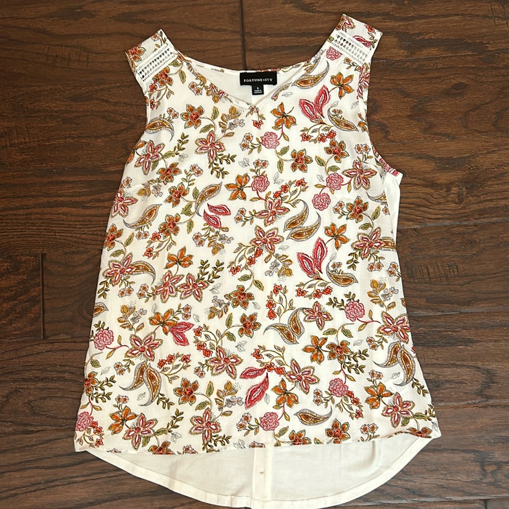 Fortune + Ivy stitch fix top. Small. NWOT. Never worn. No flaws